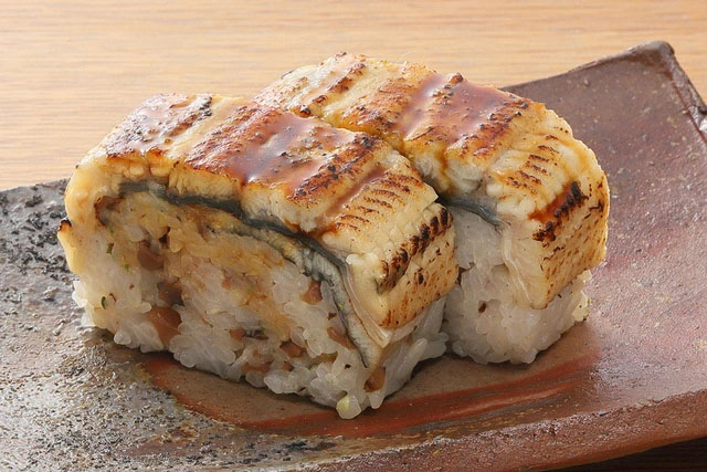 京都の料亭が作る極上煮鰻寿司